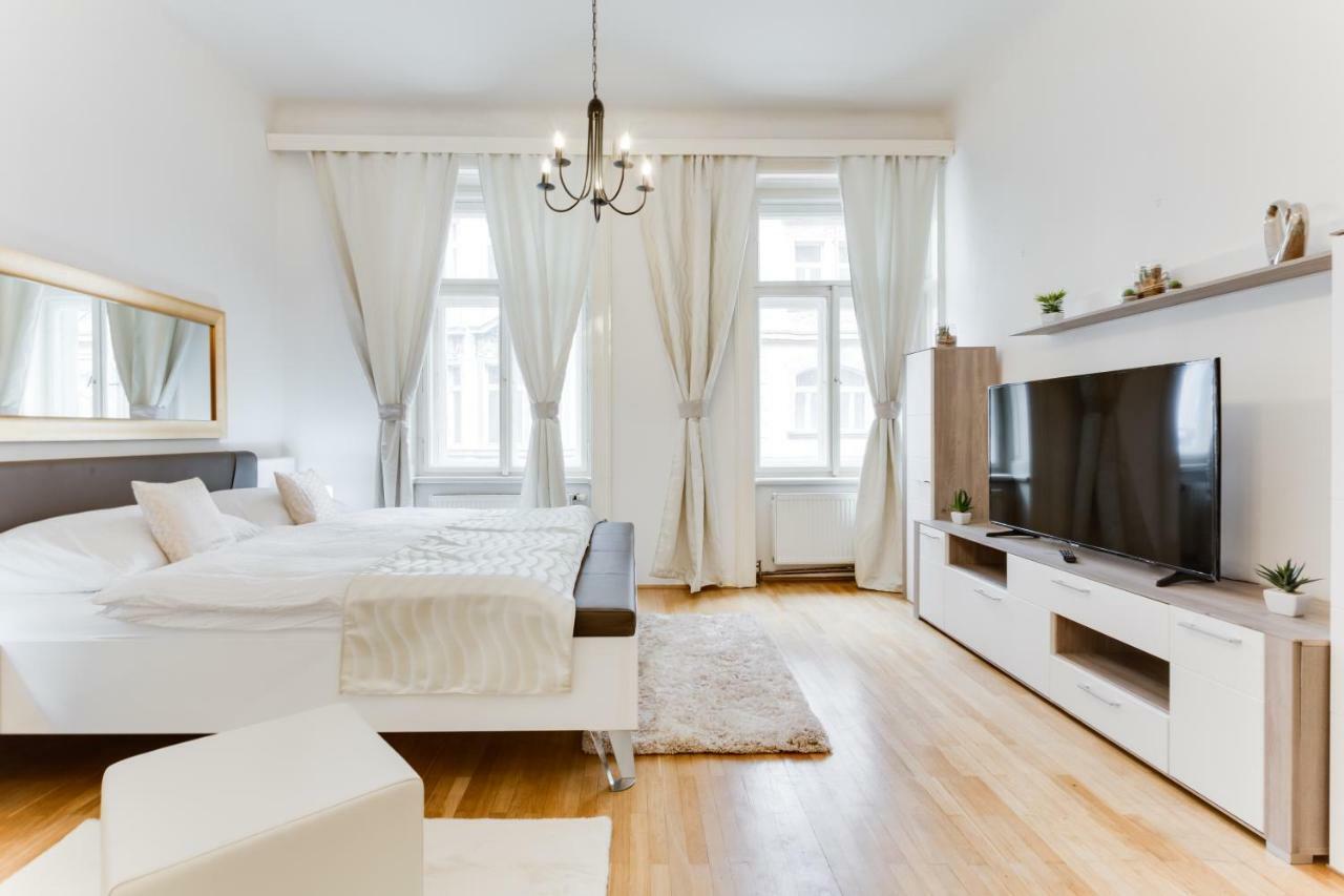 Diamond Riverside In The Heart Of Praha